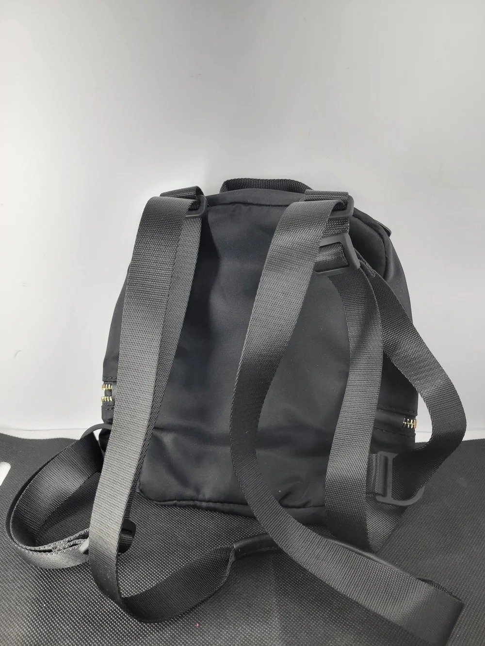 lululemon athletica compact black
